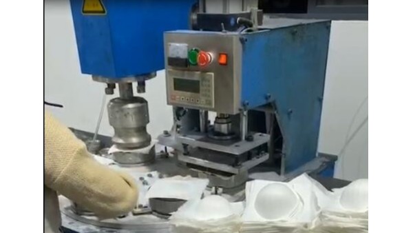 靈科6工位N95口罩轉(zhuǎn)盤焊接機